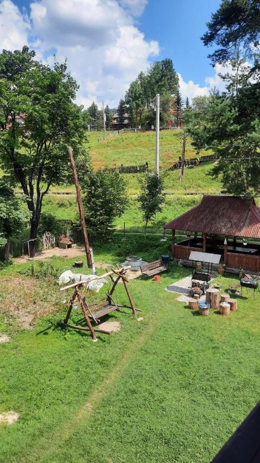 Gostyniy Dvir Petrovski Vorokhta Extérieur photo